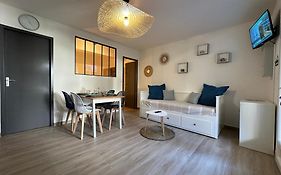 Appartement climatisé avec chambre et Parking privatif Locations VLD Camargue